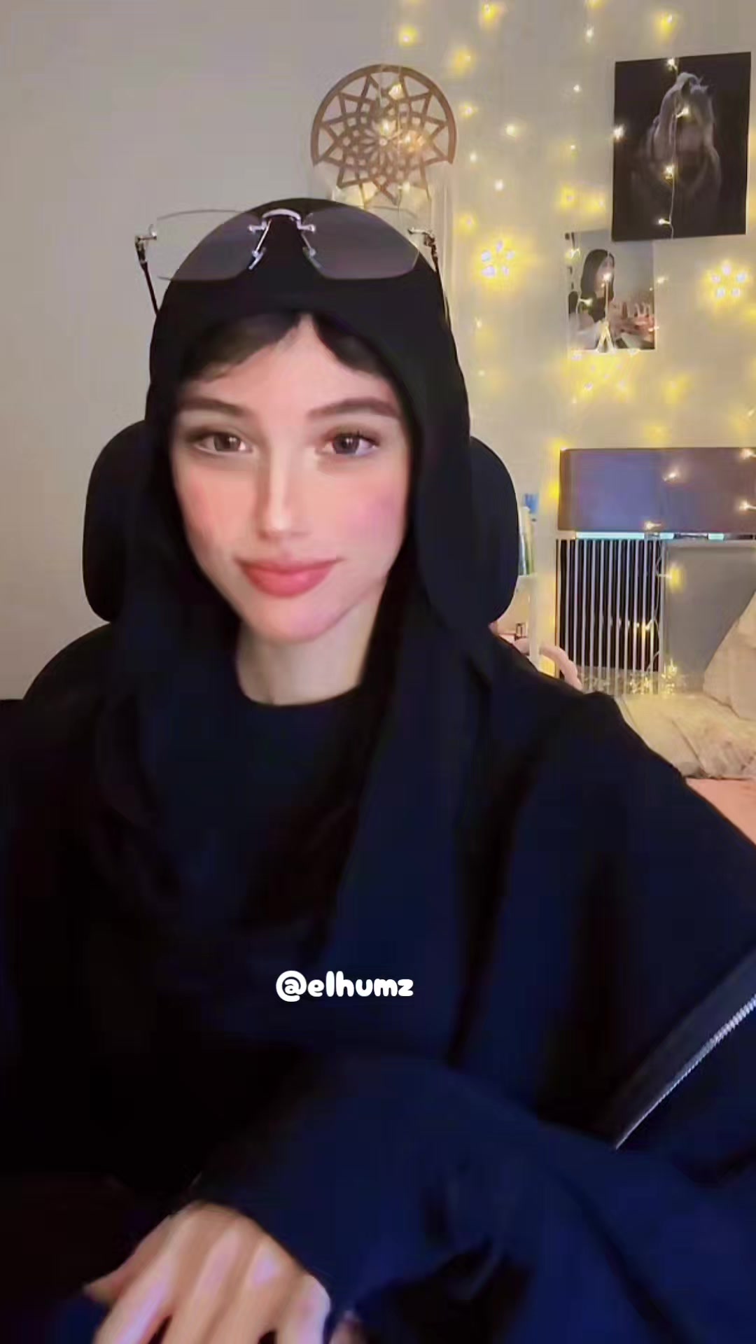 @elhums