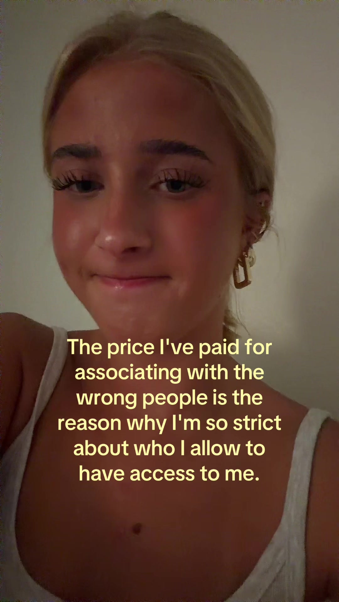 @theelliebarker