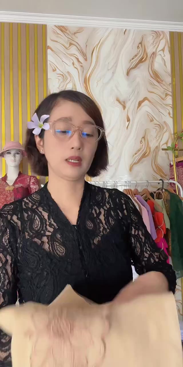 @Tut-Nick Ud Sari ID