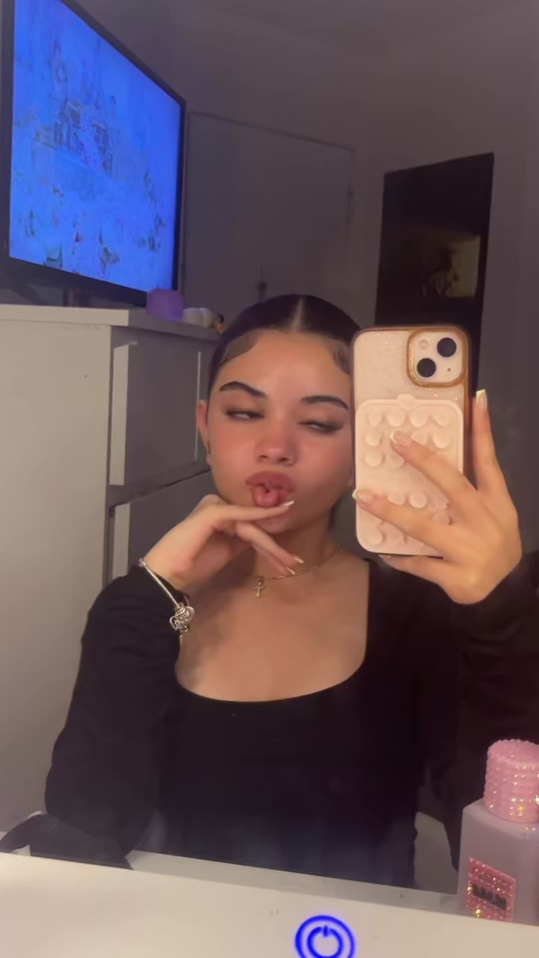 @👑
