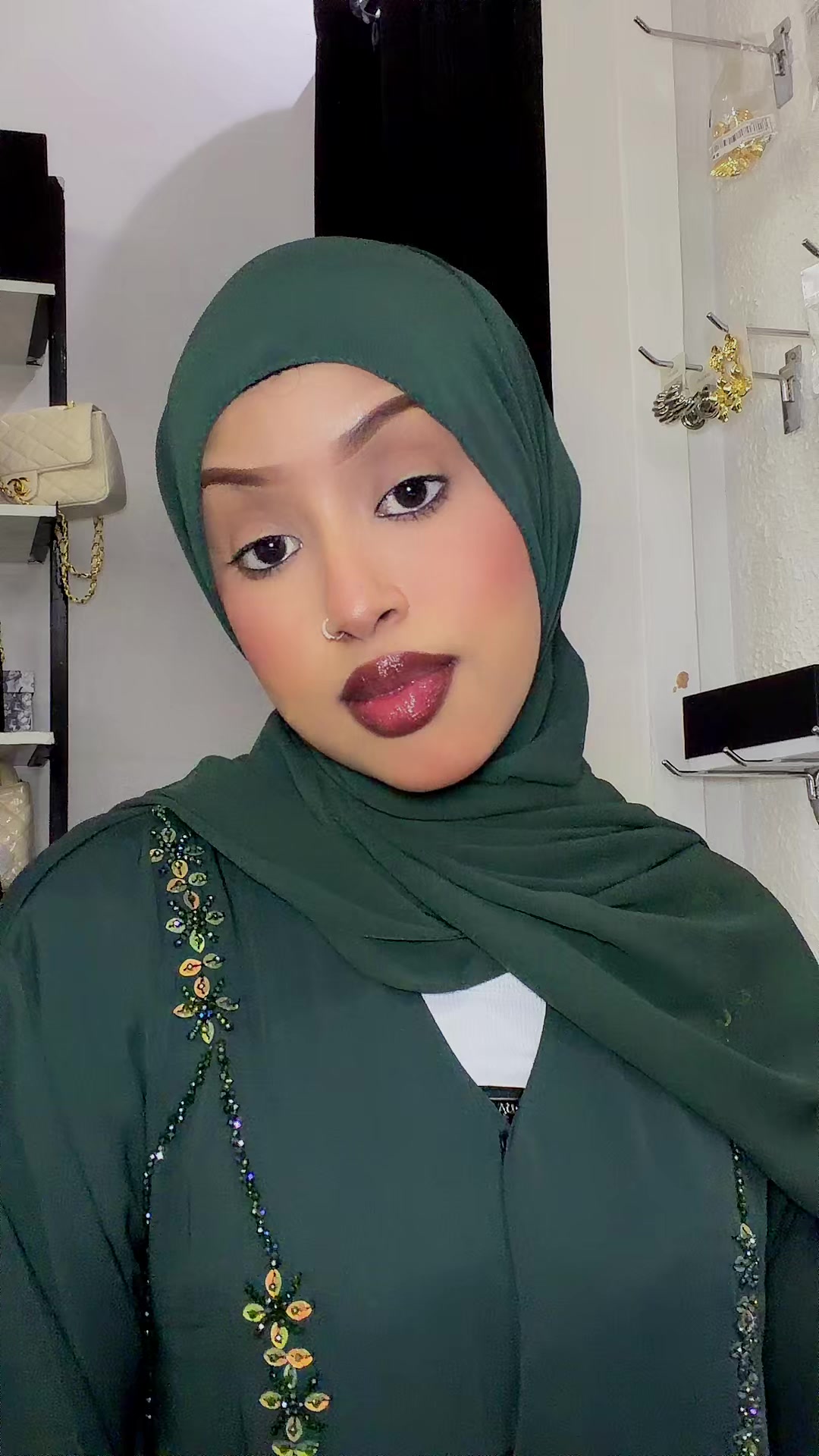 @Mushtaaq Huute👸🦋