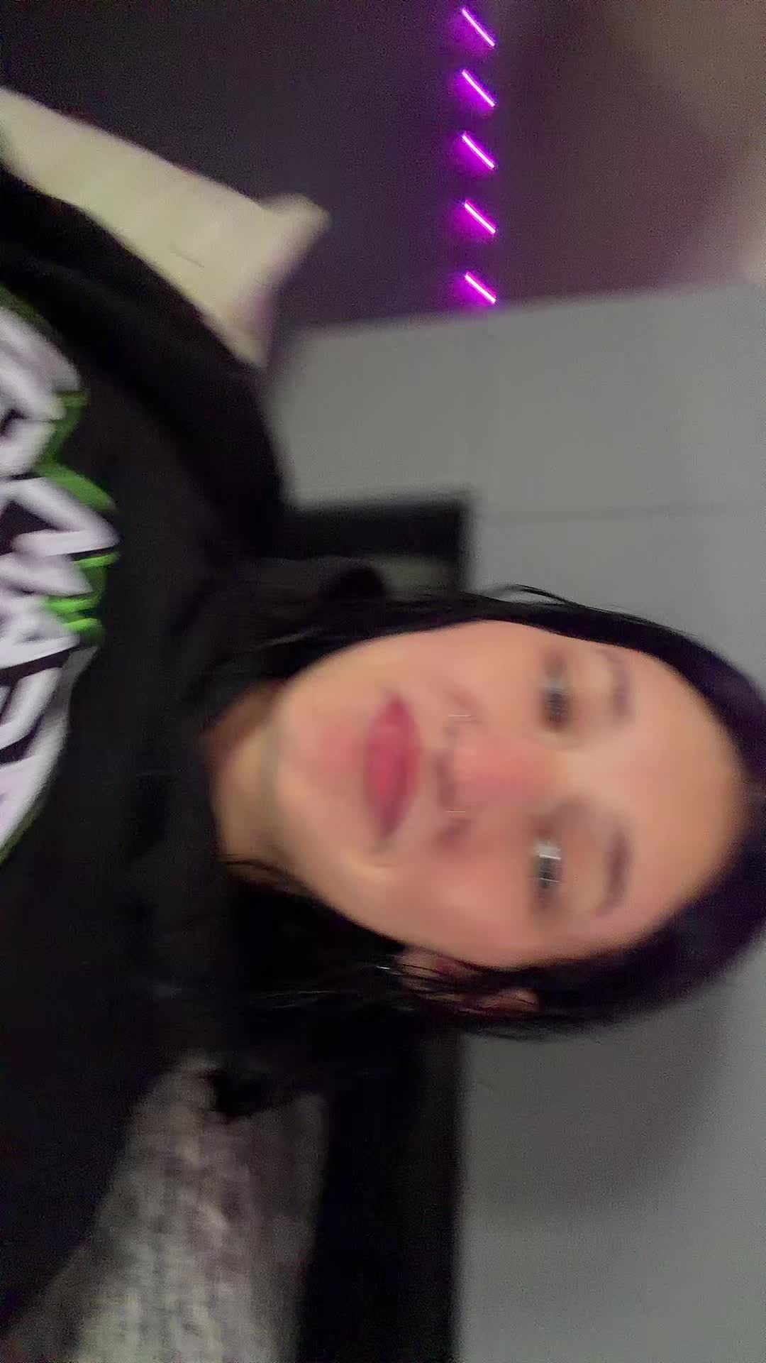 @Thebluechickennugget