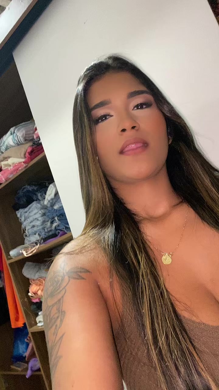 @hellen_larissa