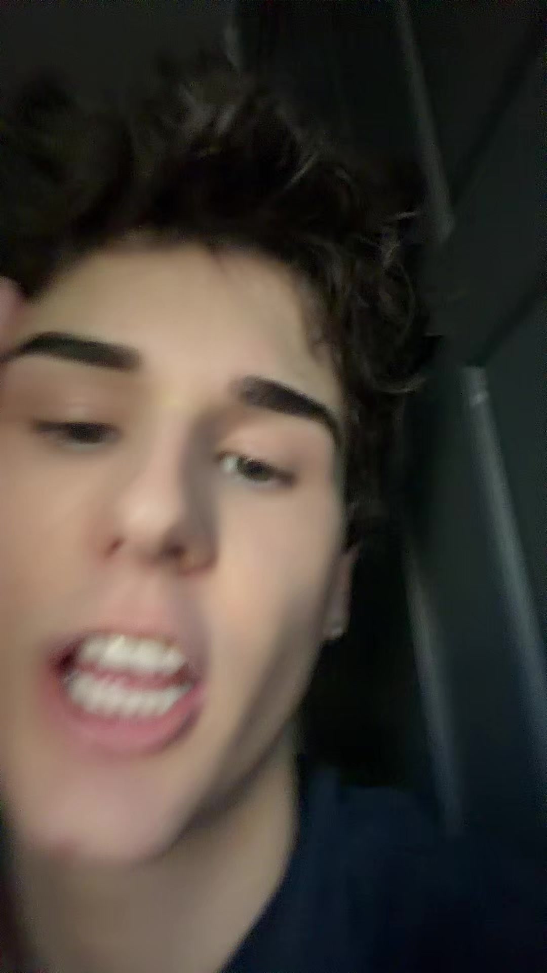 @🦄