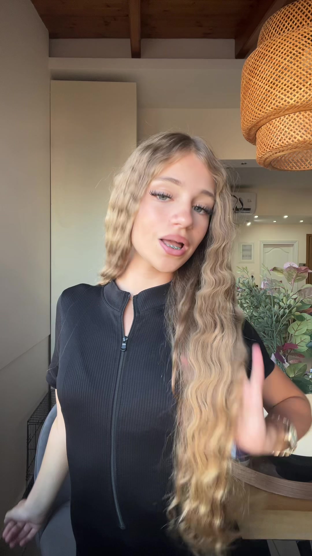@Bella