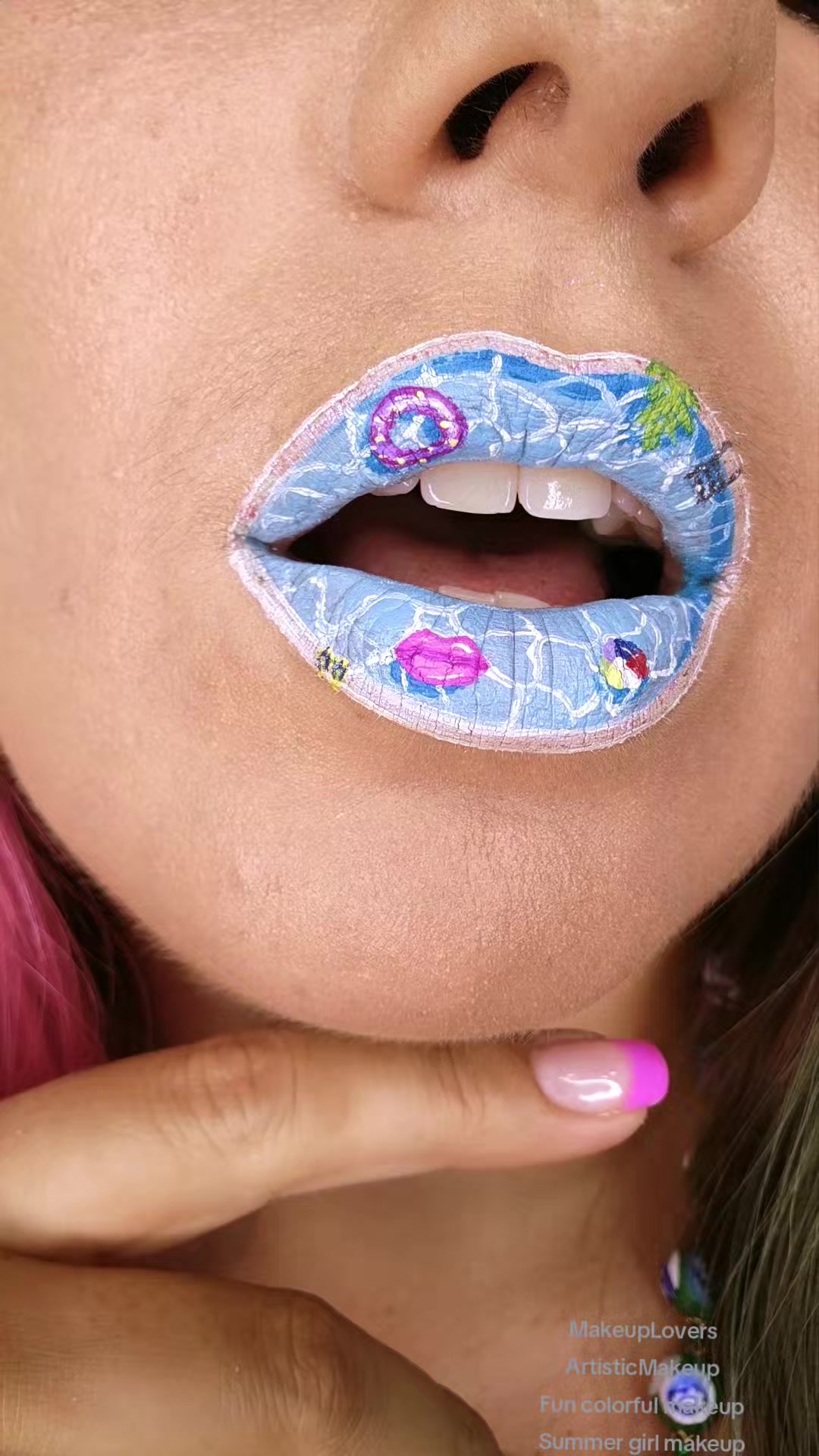 @TheMirrorBeauty lip art 💋🌈💄