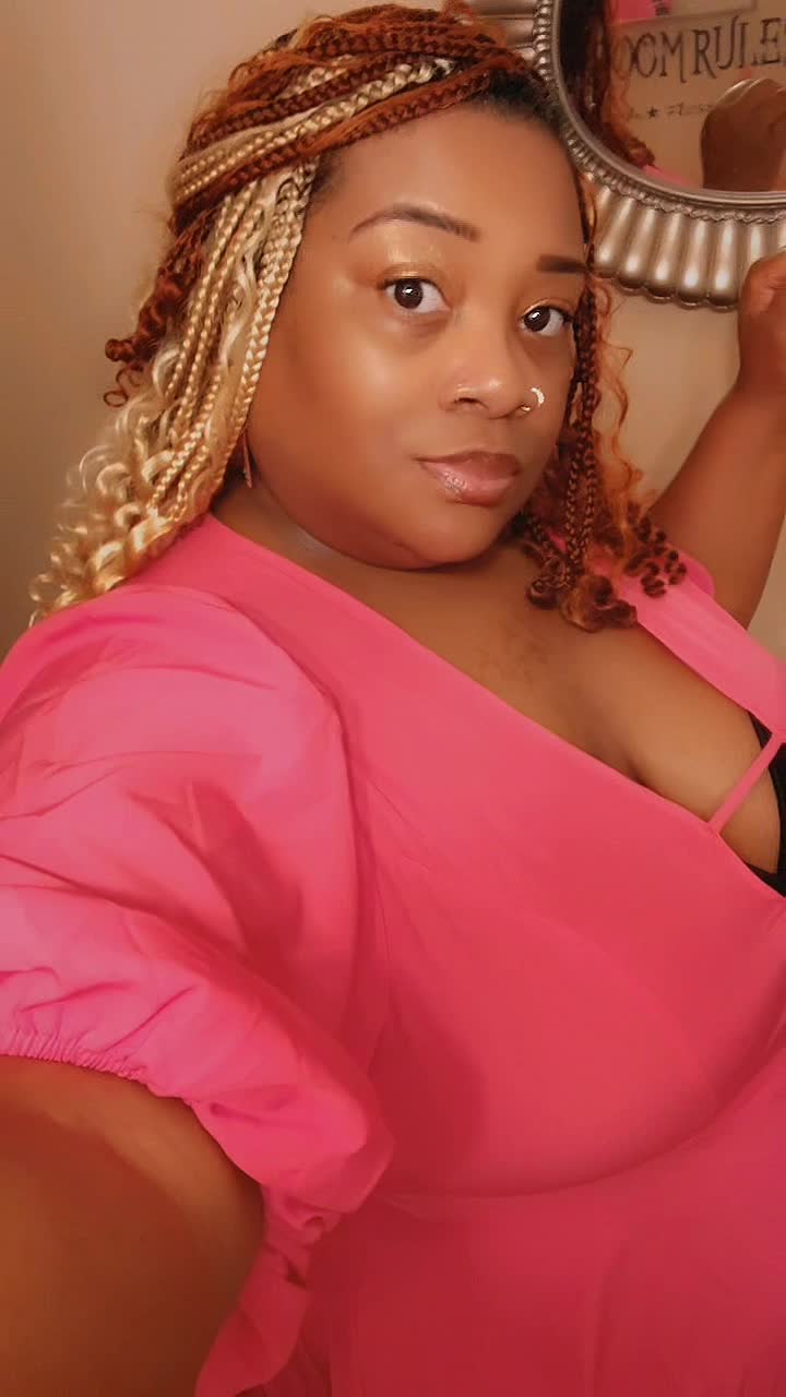 @PlusSizeBarbi