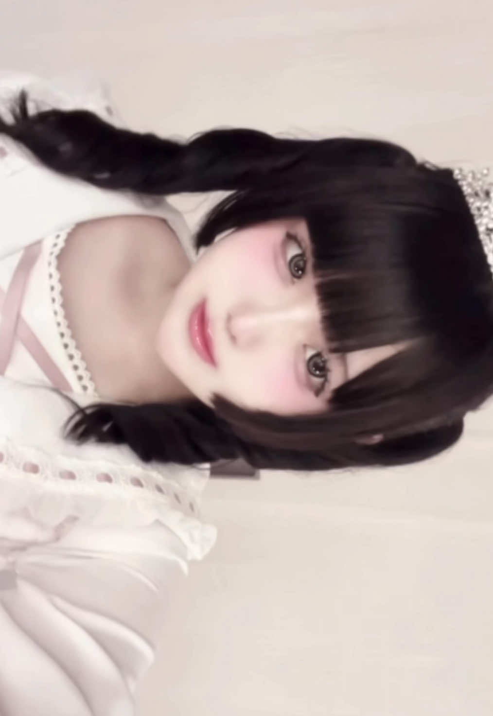 @もにもに