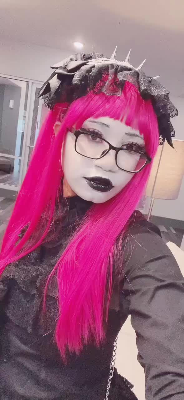 @poisonbeeee_