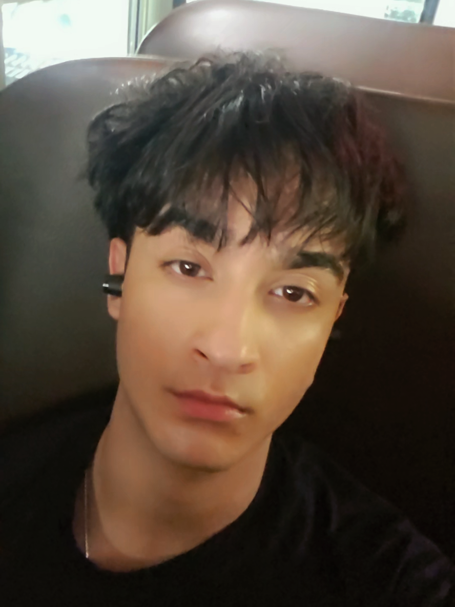 @🀥