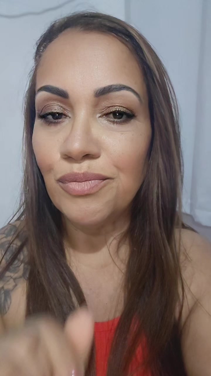 @Claudia Regina
