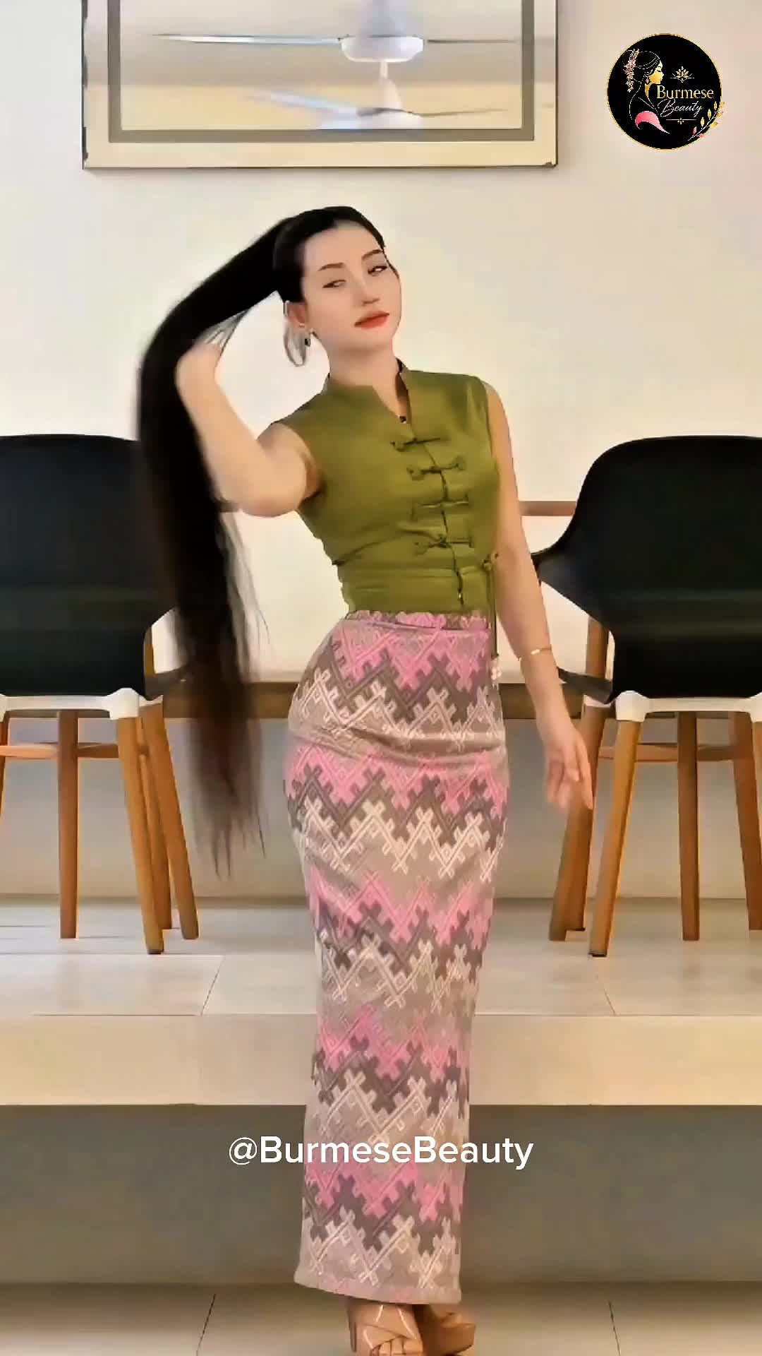 @🍑 Burmese Beauty 🍑