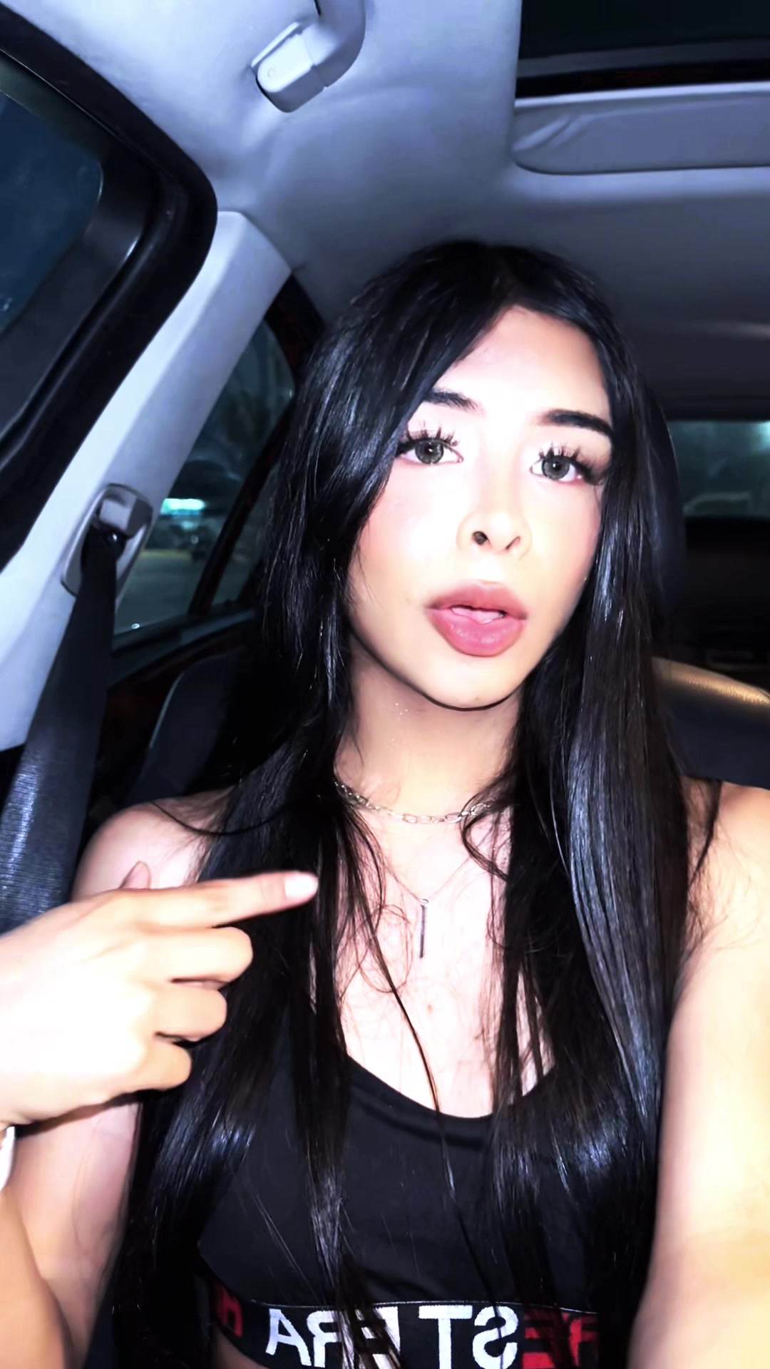 @Cami_