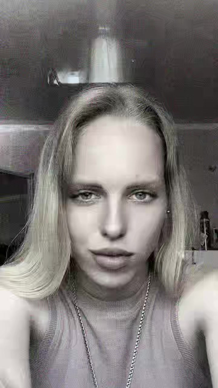 @Anna_
