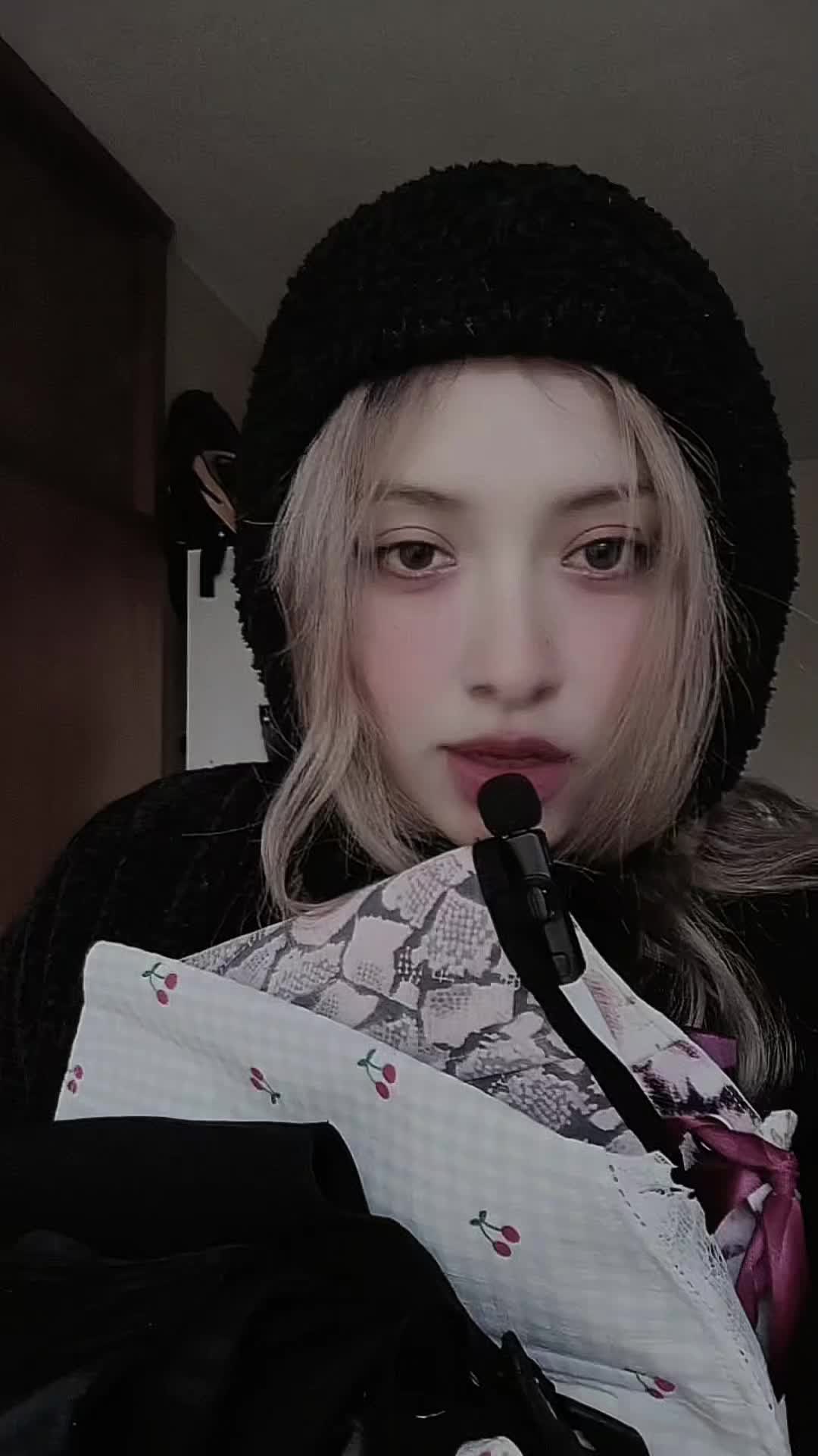 @✧⸼ ⤹ 𝙔𝙪 - 𝙇𝙞𝙣𝙜 ·˚༘