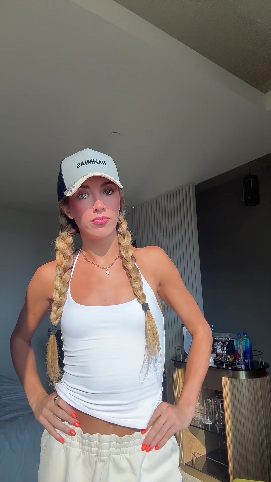 @lexiehull