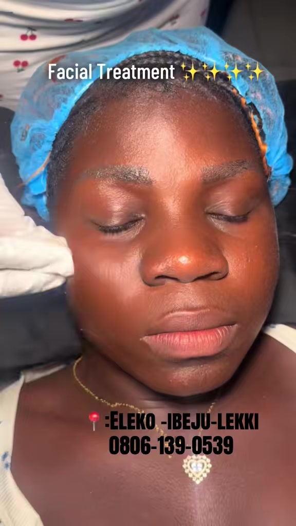 @MAKEUP/HAIRSTYLISTINIBEJULEKKI
