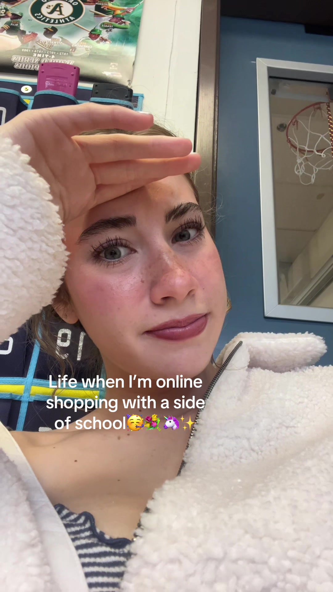 @C H L O &Euml;🦄⚡️🏄&zwj;♀️