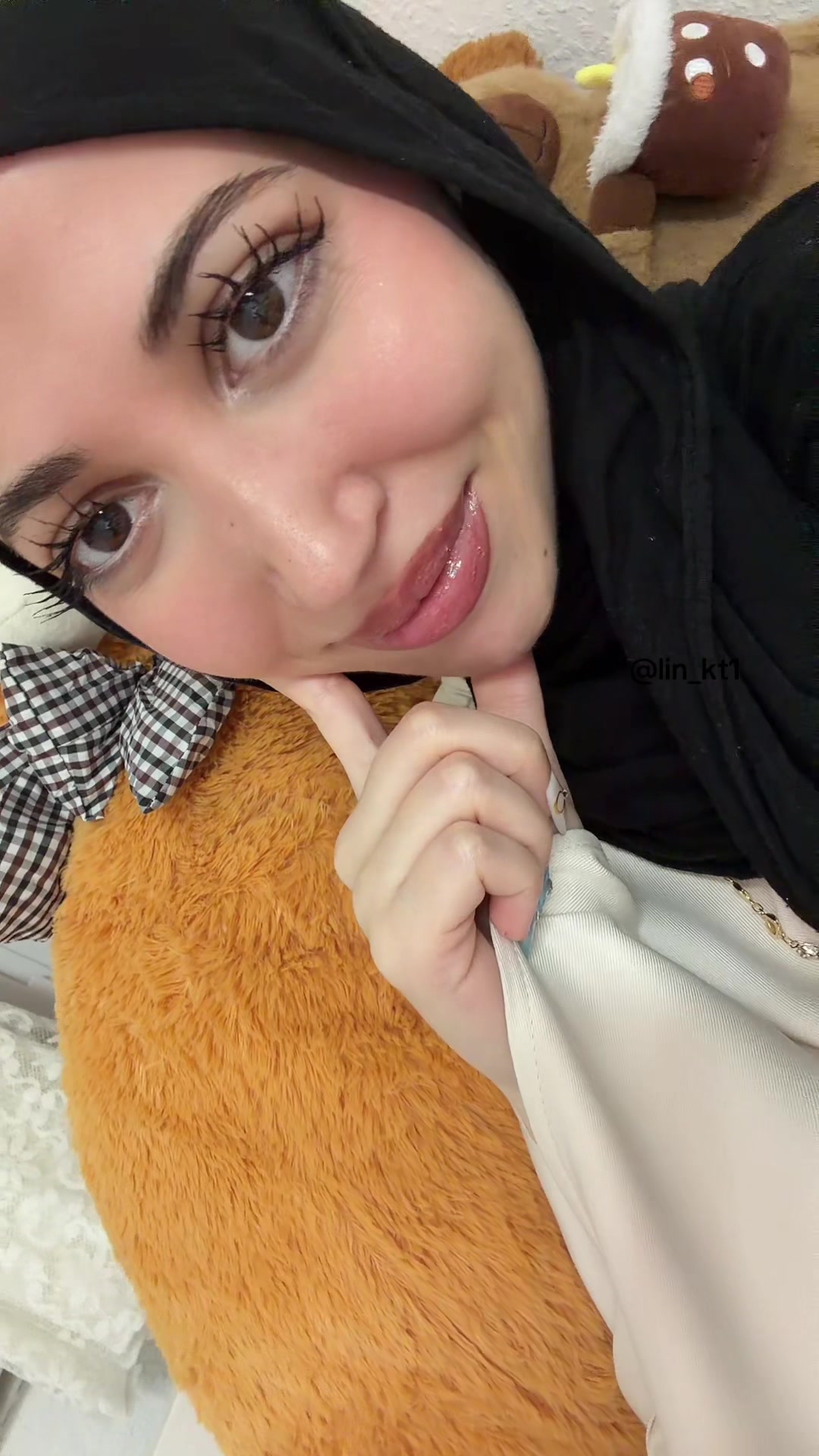 @لين