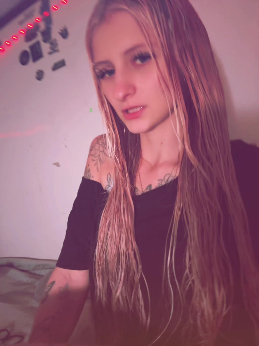 @hollyzzz_spam