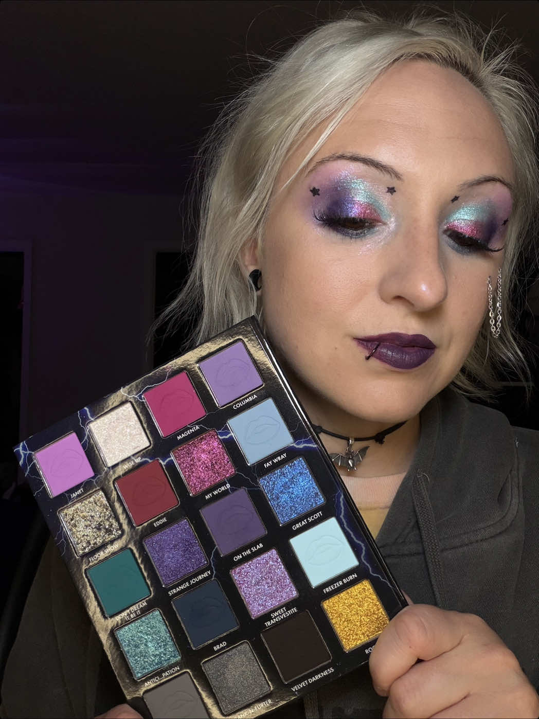 @Mika ✨ plays with makeup ✨