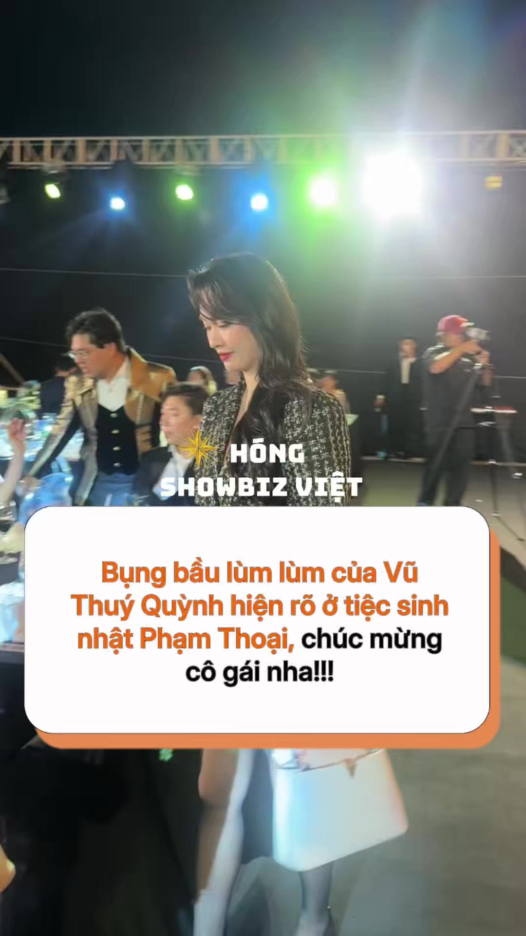 @H&oacute;ng Showbiz Việt