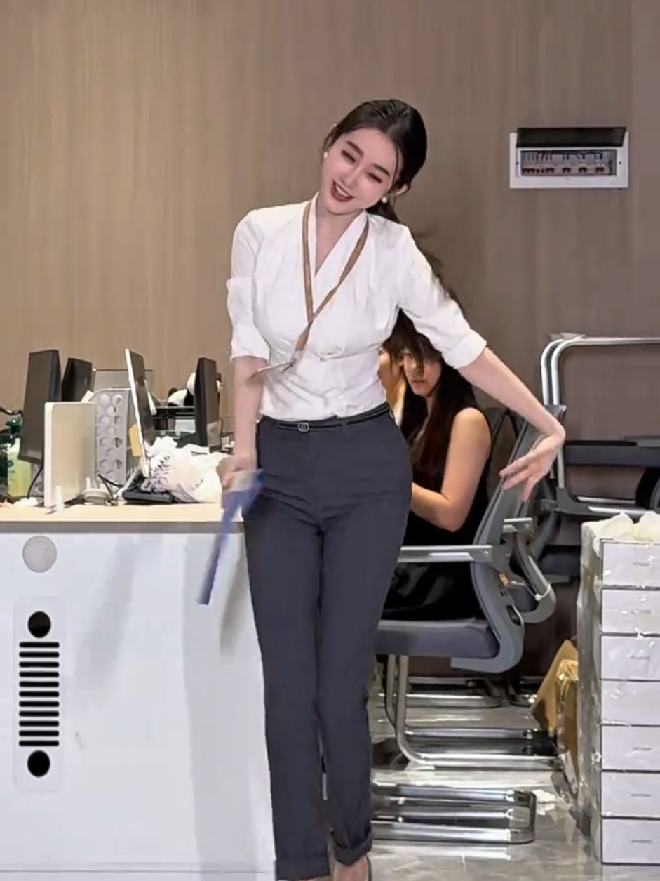 @Sally 雪莉 大笑笑