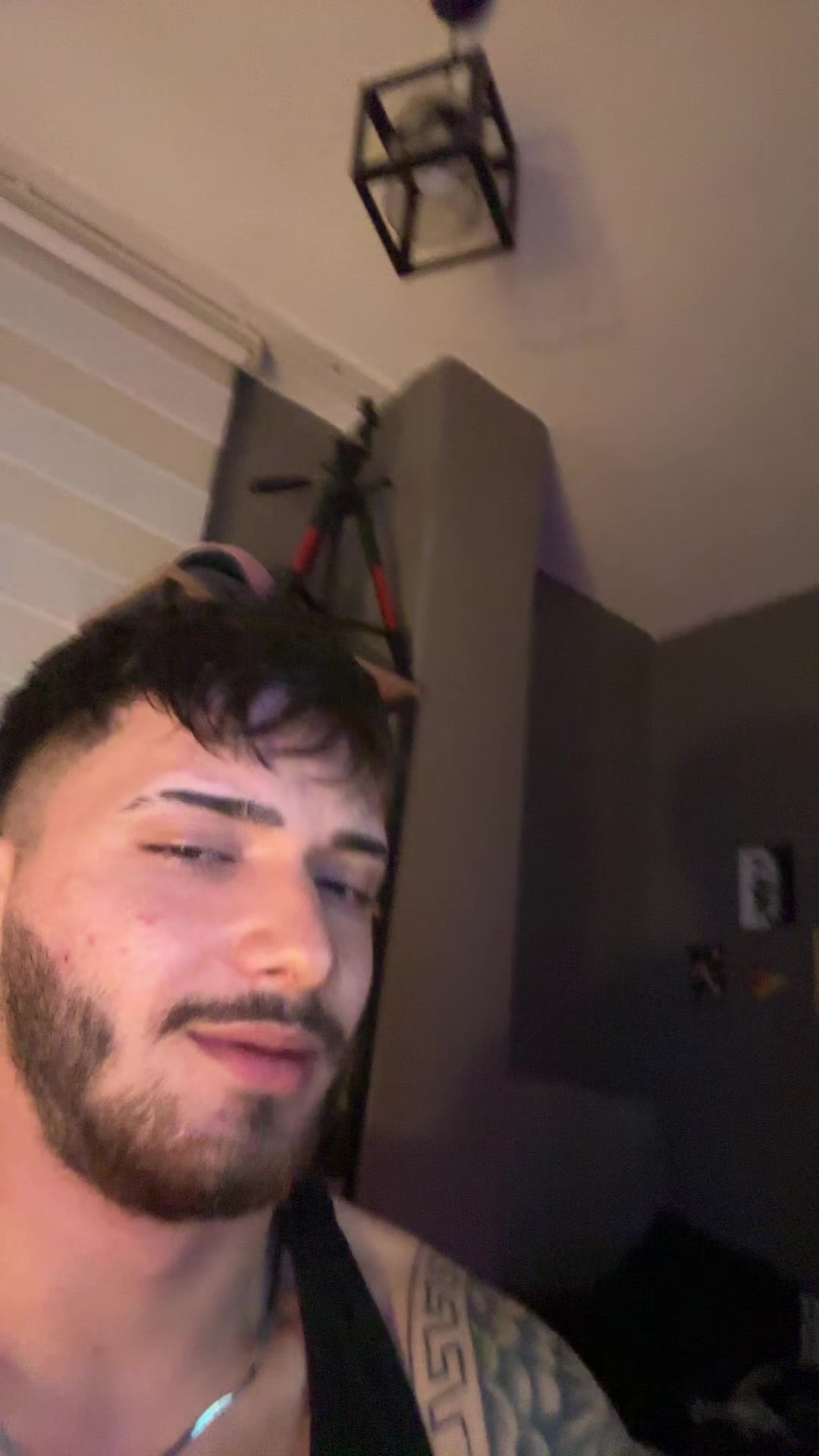 @𝐄𝟐𝟏