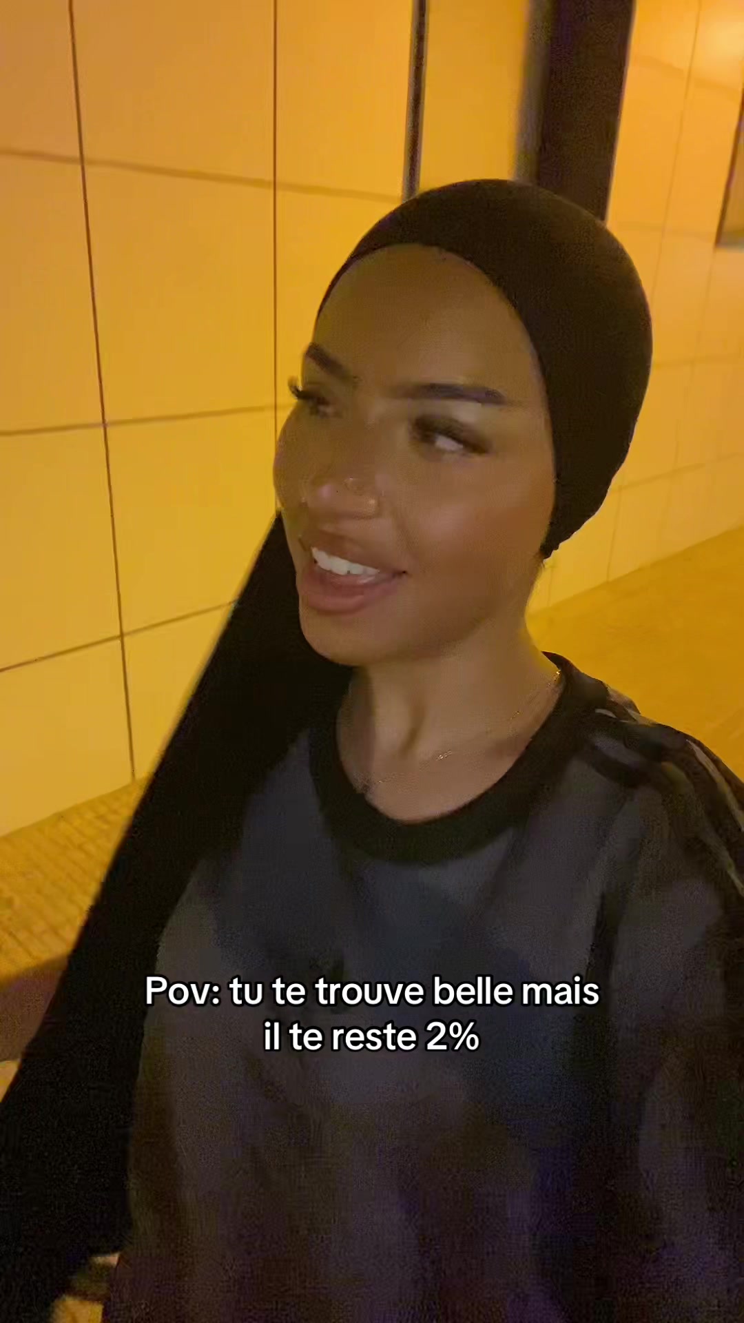 @<33