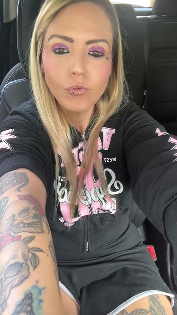 @Chryssie___