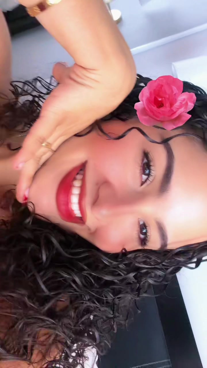 @Paola