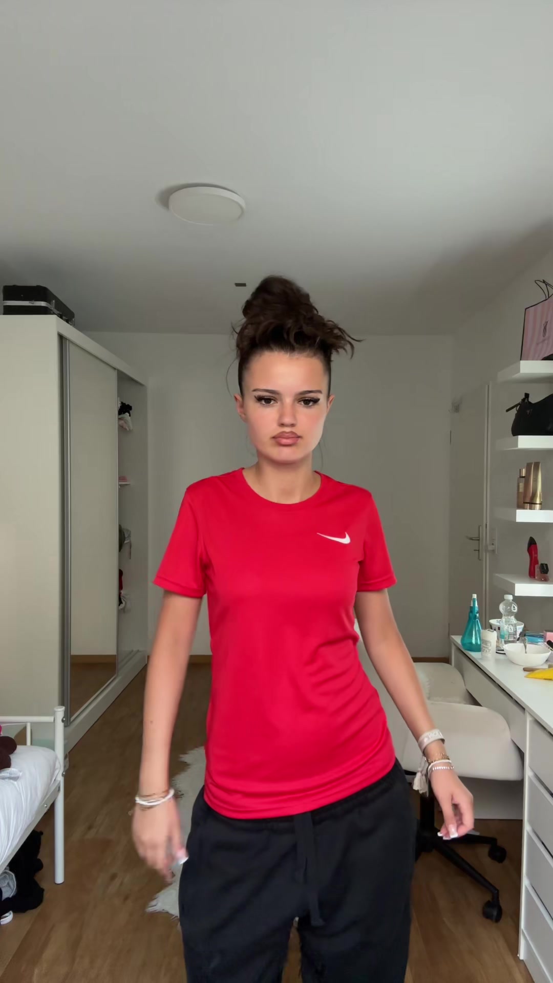@user438537890