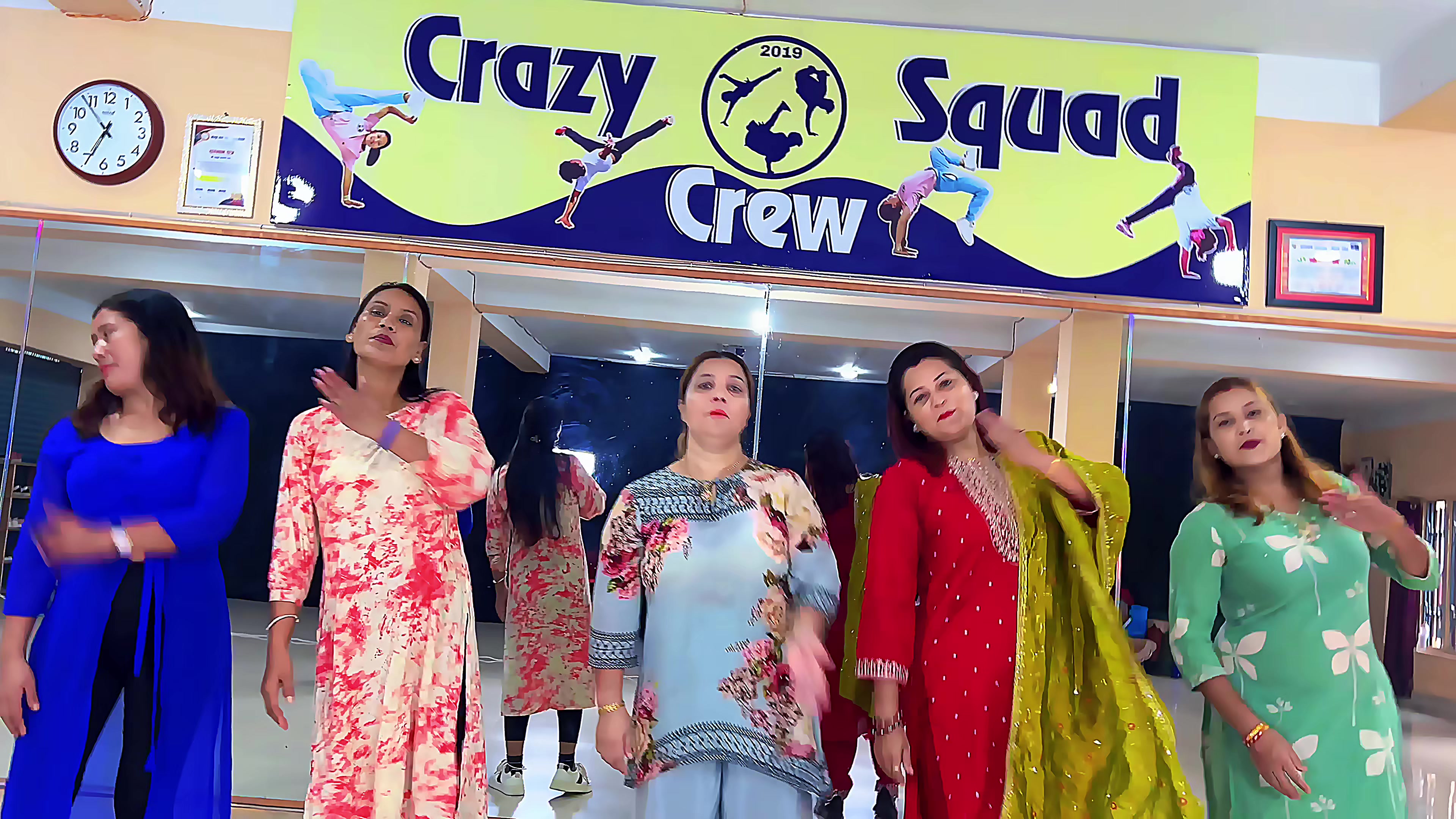 @Crazy Squad Crew