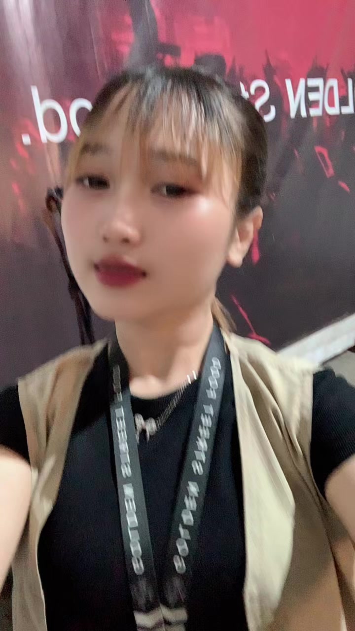 @tisaadrnsyh_