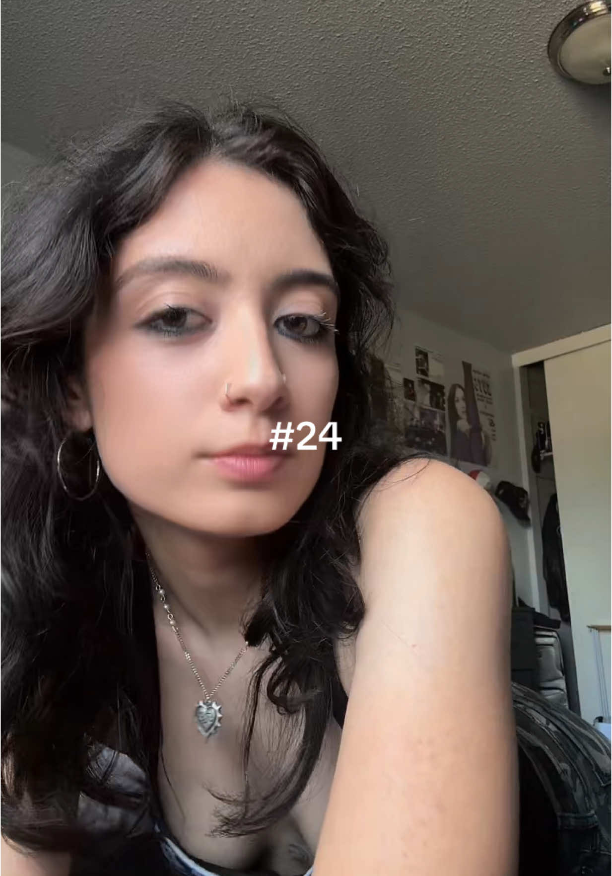@🐝