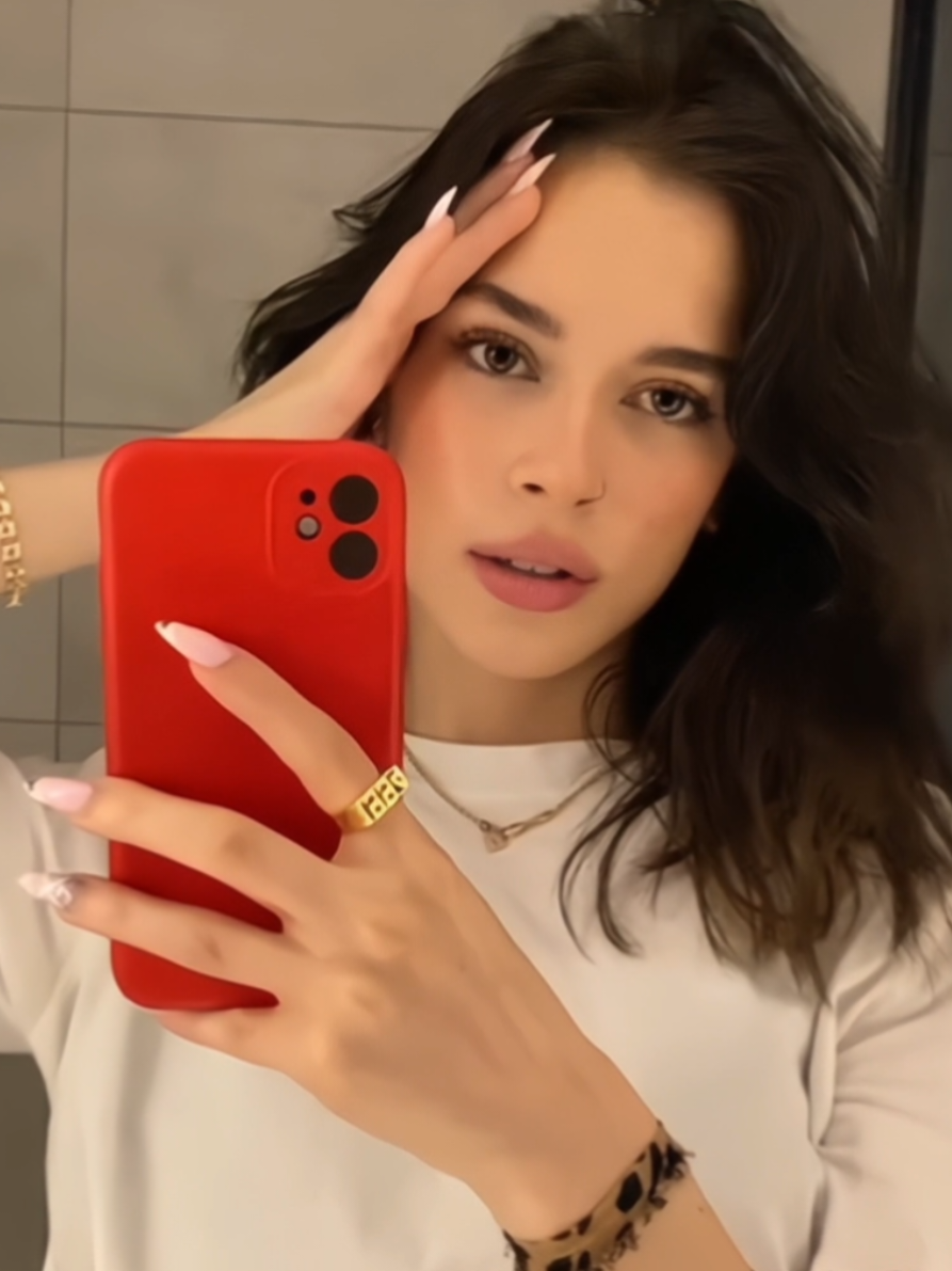 @Roro