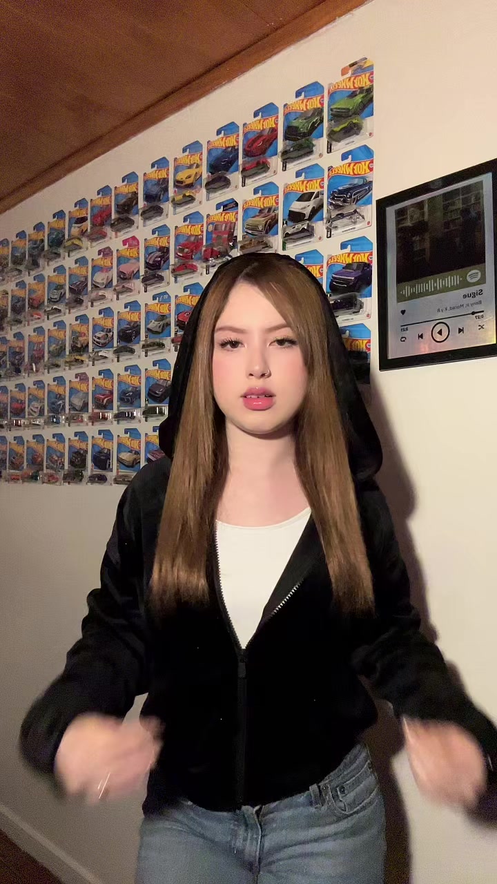 @๐๐๐ข๐๐ ๐๐๐๐๐๐
