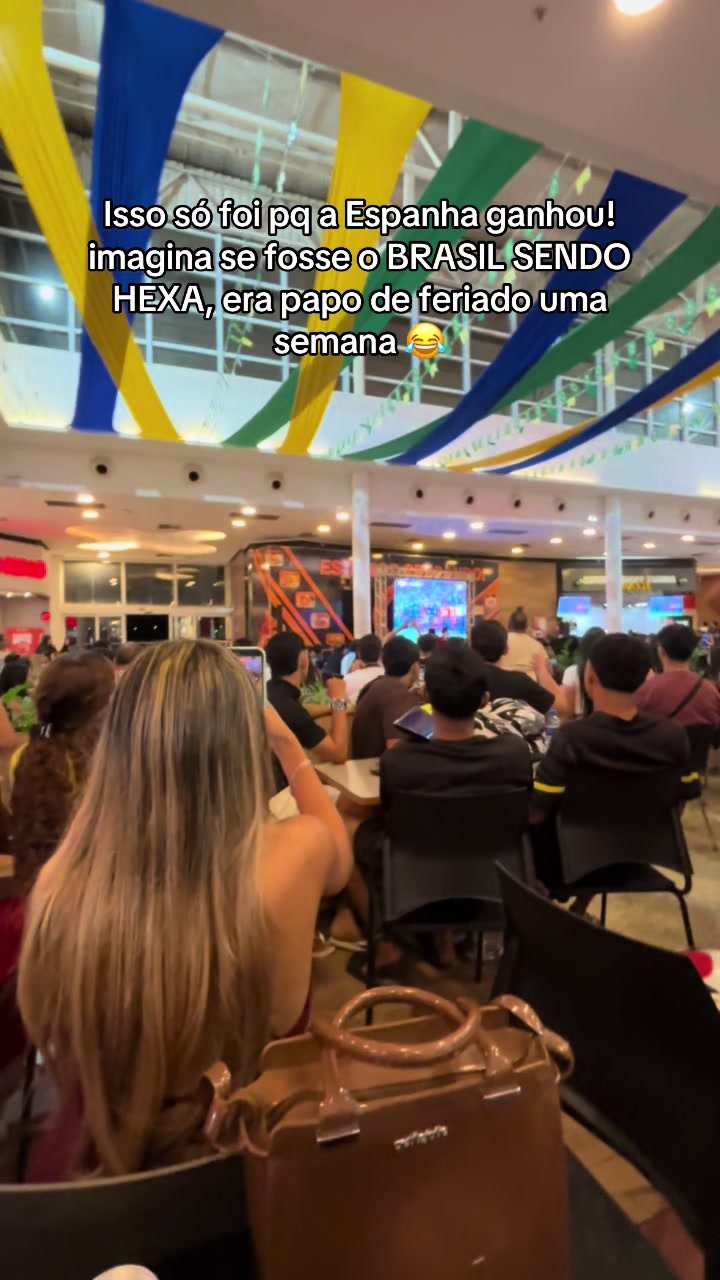@Thaís Regina