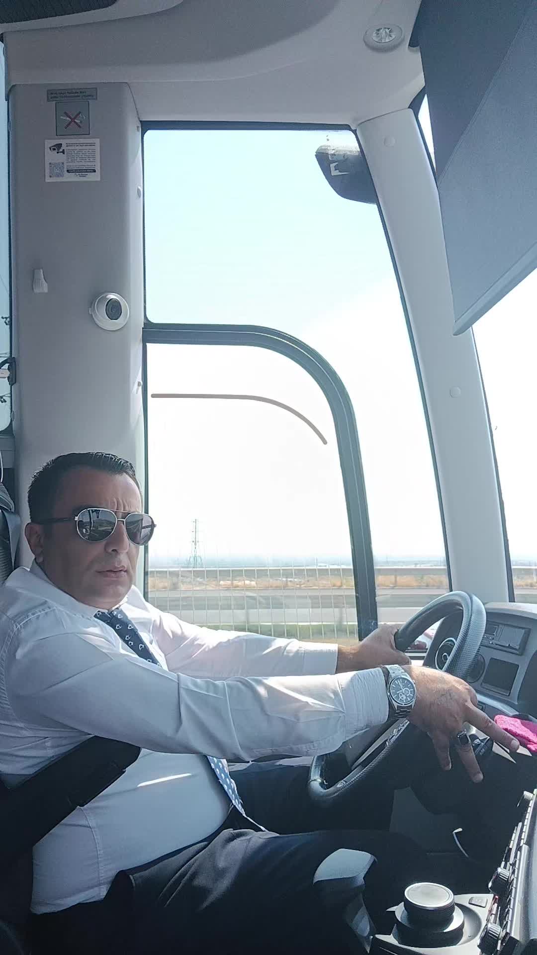 @( espiyeli genç kaptan )