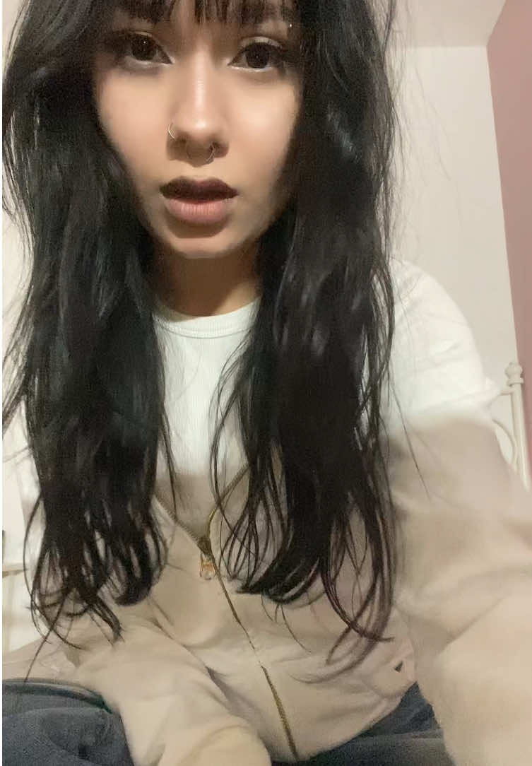 @Aprillollli >:(