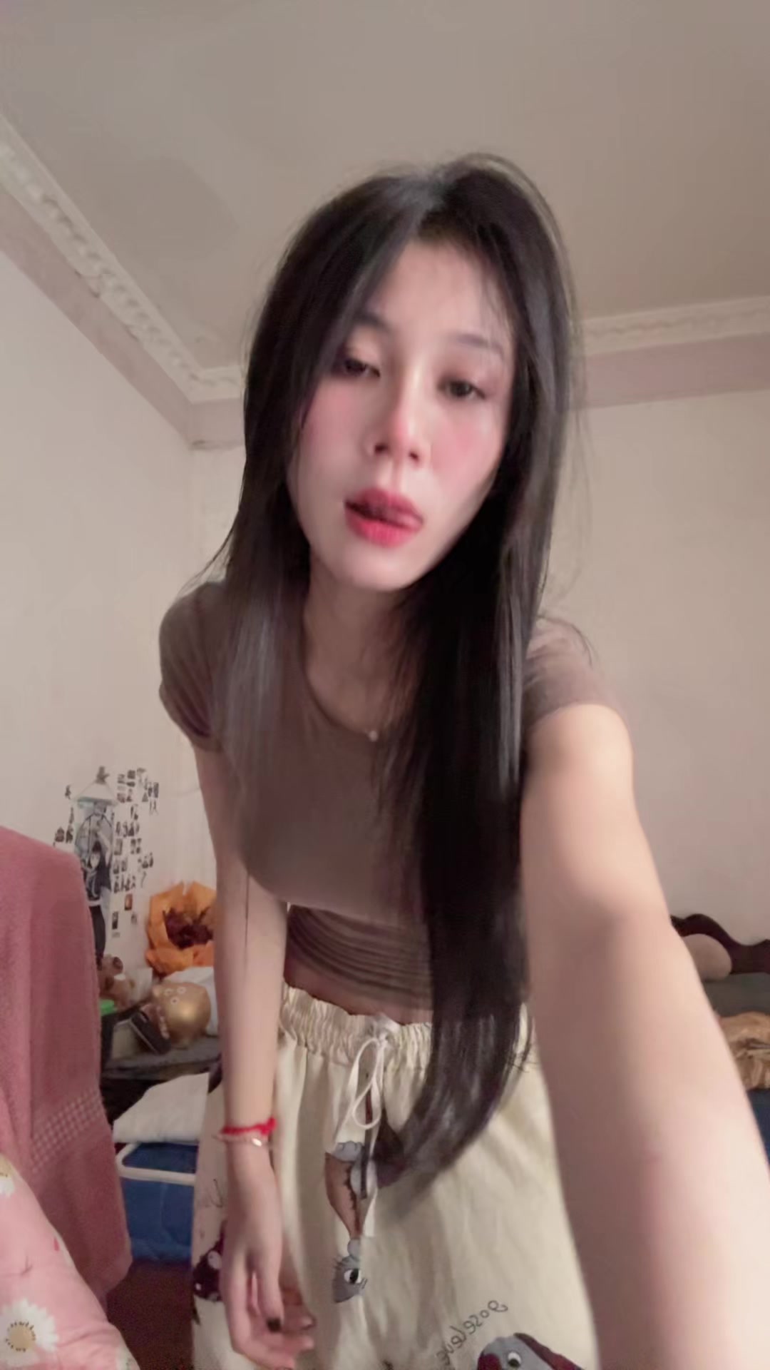 @:)๐ฒ๐พ๐ซถ๐ป๐ฐ๐ญ
