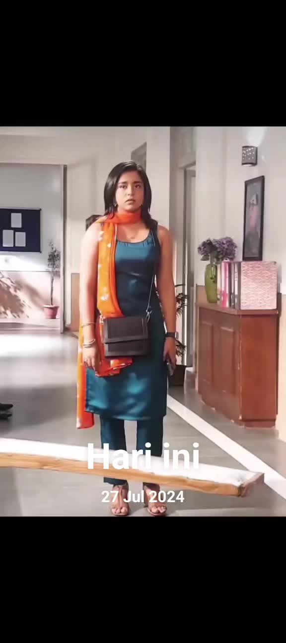 @Riaaa__