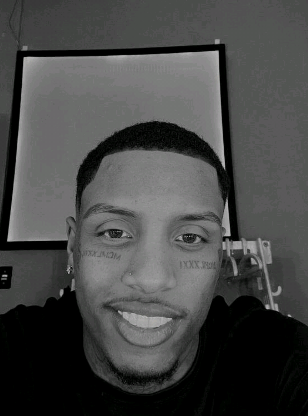 @️