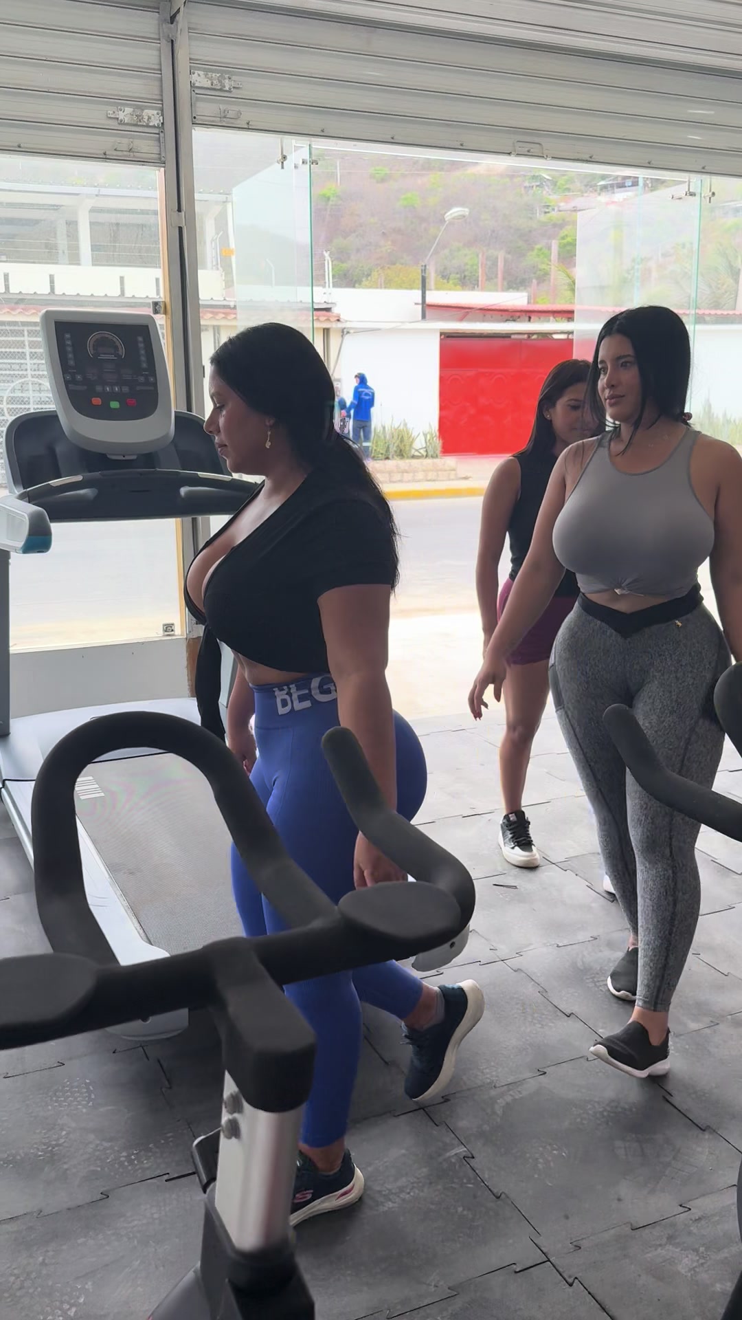 @alejandraquiroz