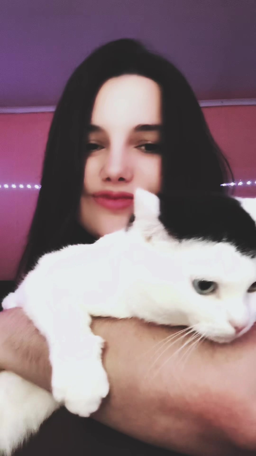 @AlinaV