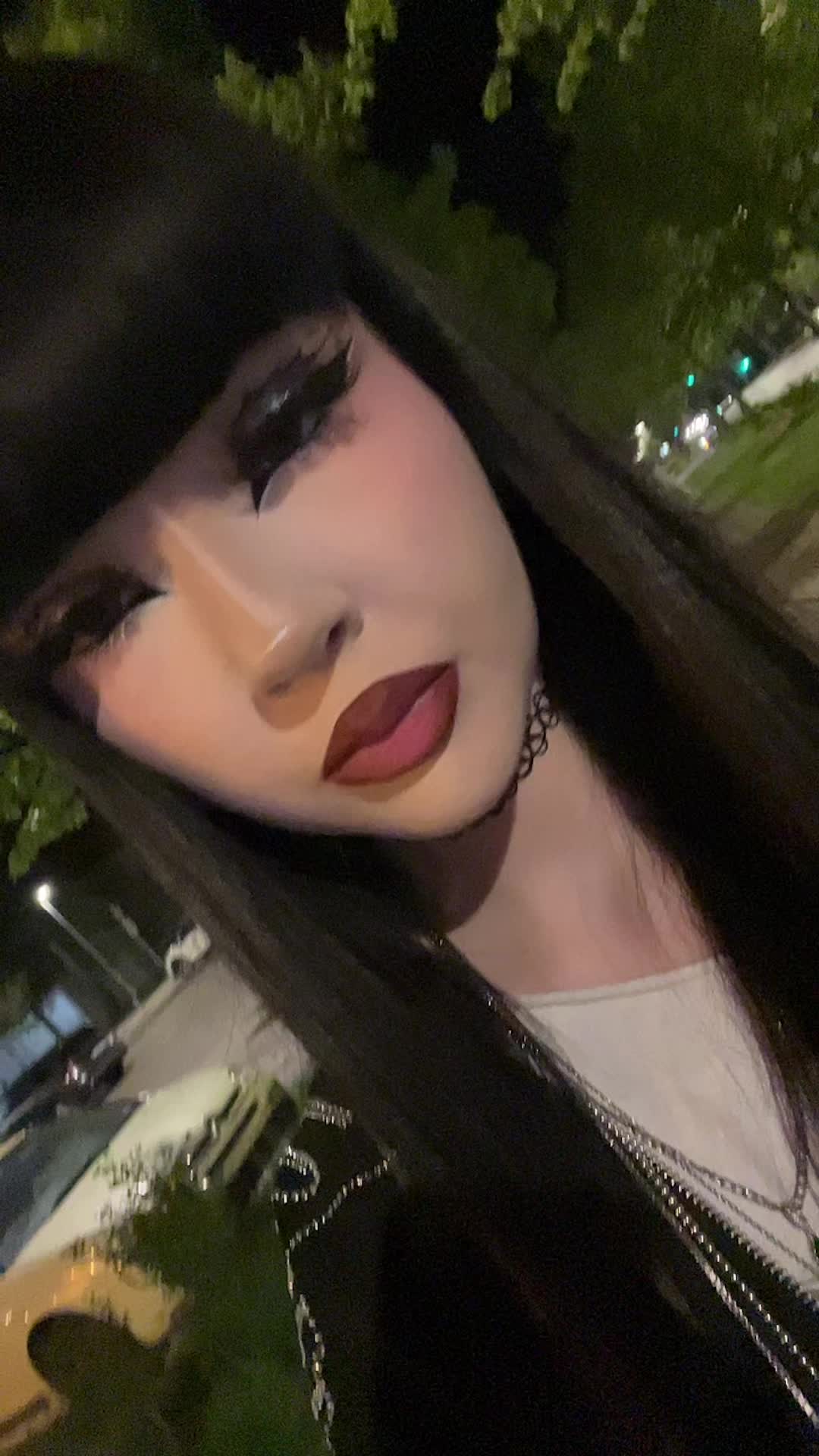 @Ava