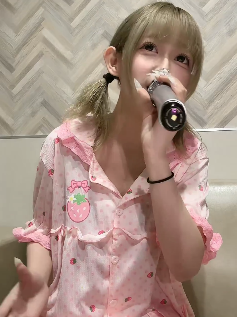 @くらい