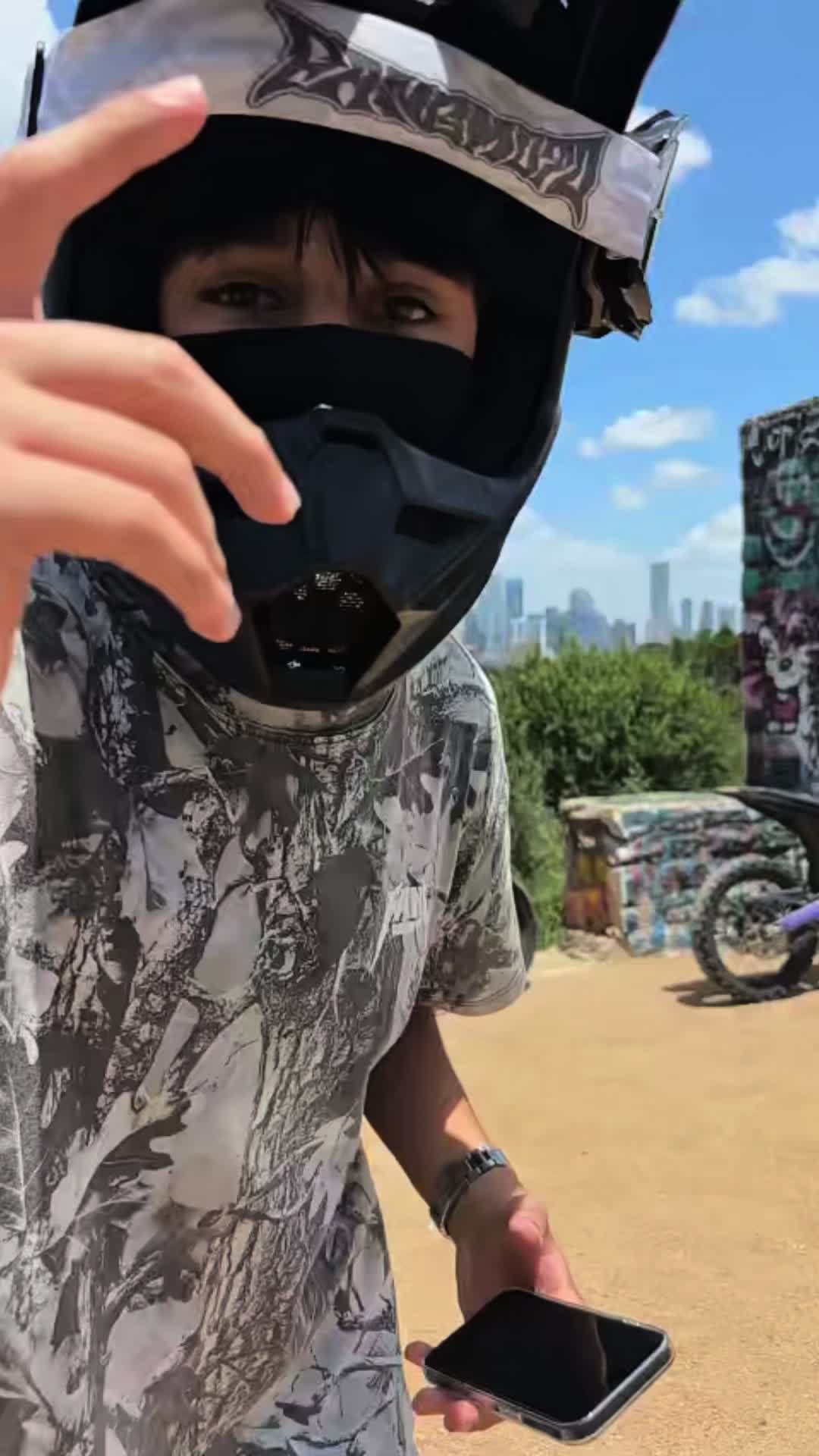 @XXX_GAV1N