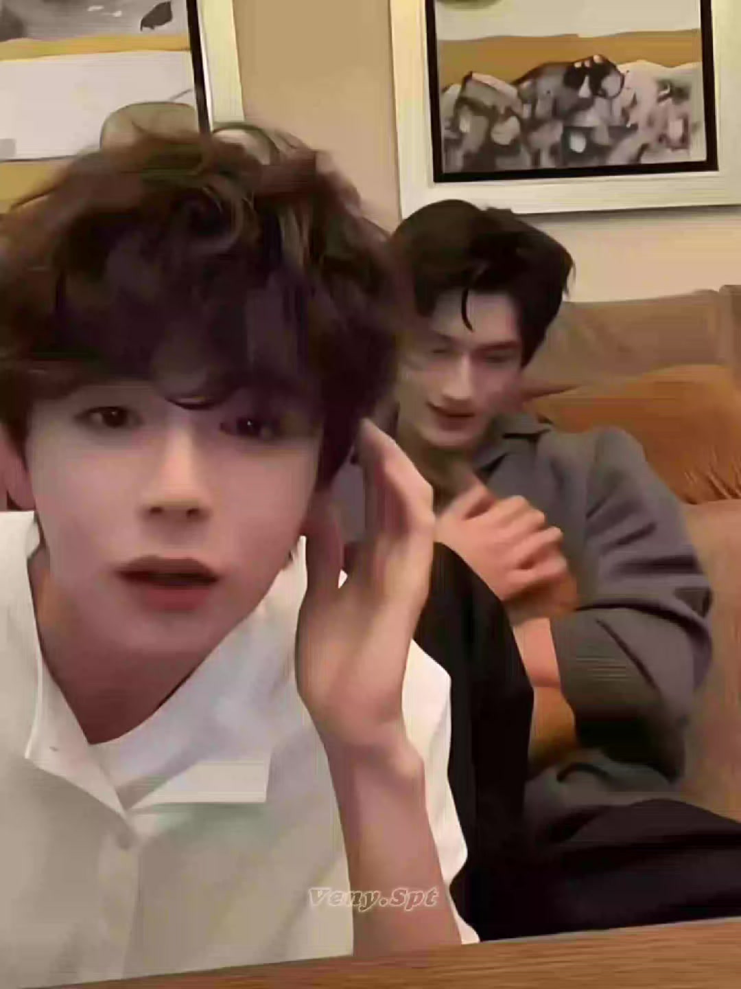 @𝑽𝒆𝒏𝒚.𝑺