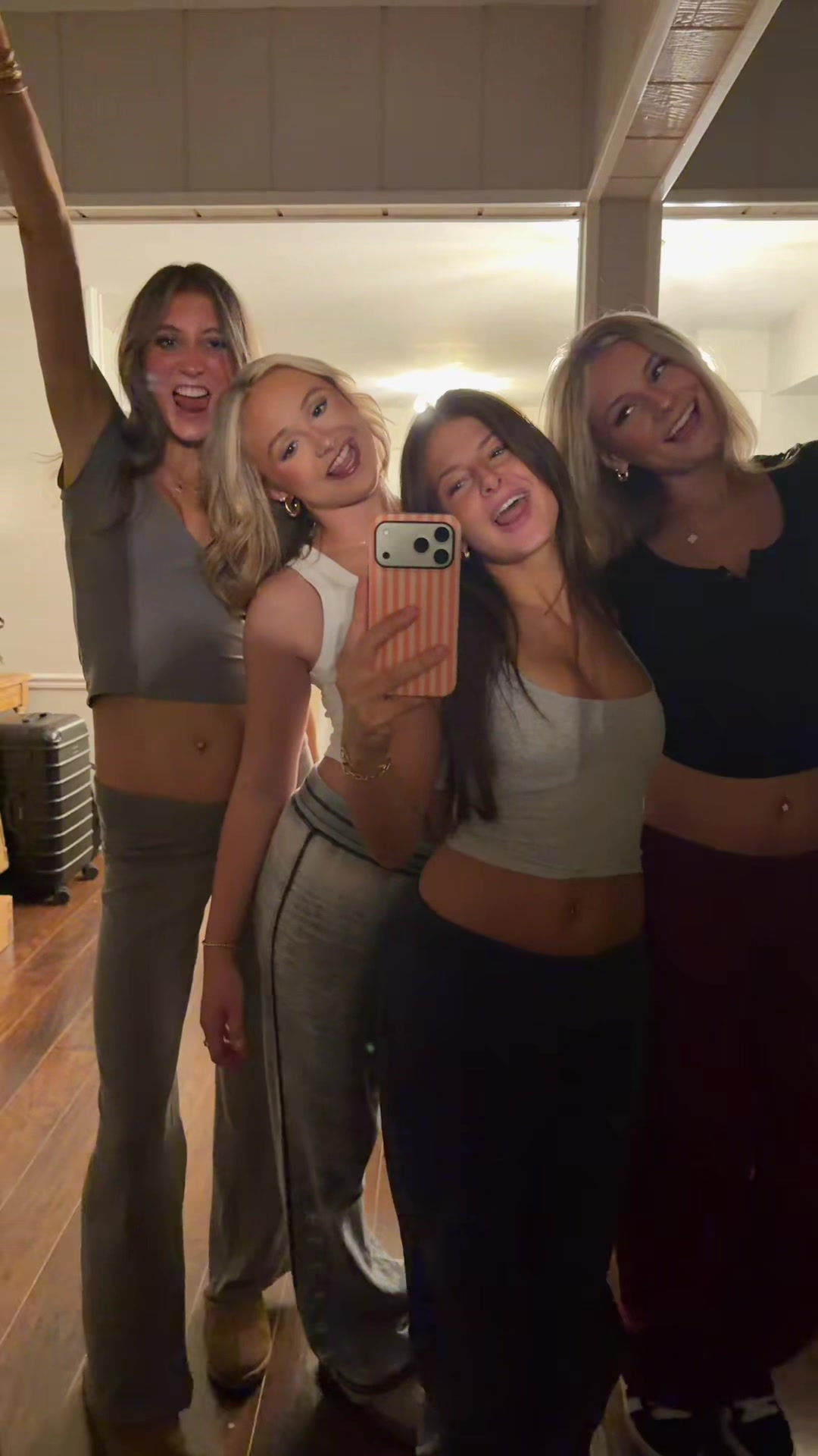 @Ella